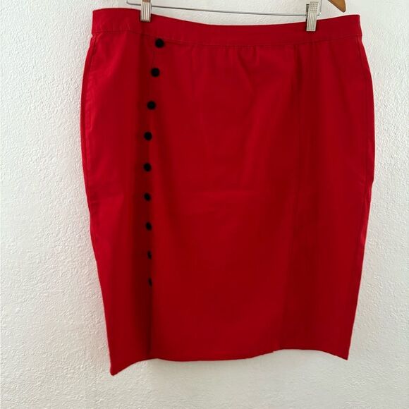 Sourpuss red pencil skirt with black buttons details size XXL - Picture 2 of 7